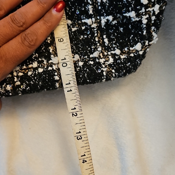 Chic Black and White Tweed Tote Bag L’Artisre - Picture 10 of 12